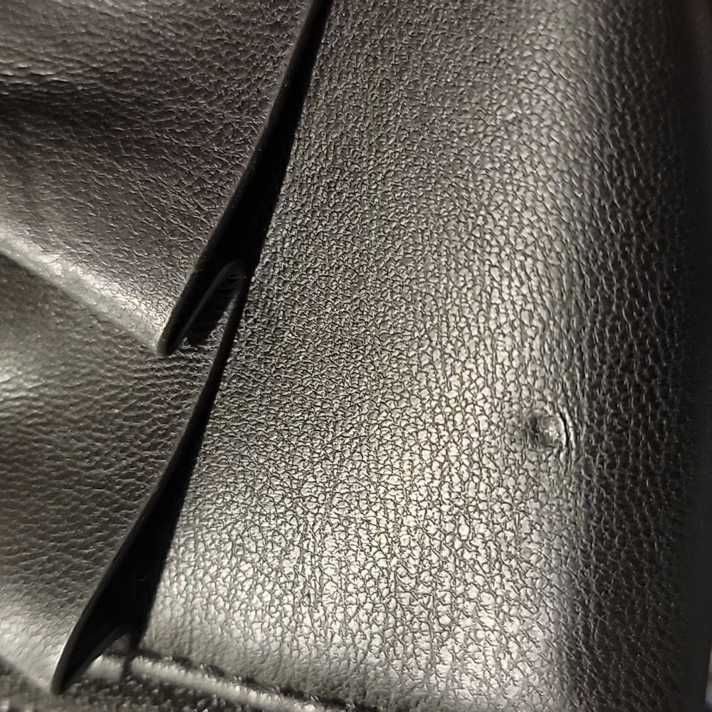 🍃 Black ruffle wristlet - Picture 4 of 4